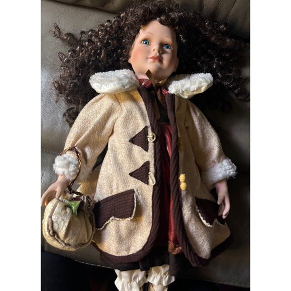 -DOLL PORCELAIN swan collection Long Brown Curly Hair Blue Eyes 21” - Picture 9 of 13